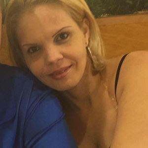 Meet your Posher, Iris